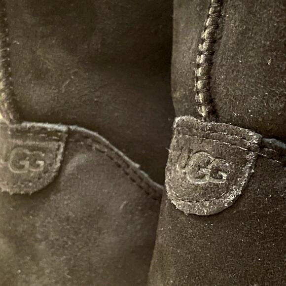 UGG Lynus Sneaker Boots | Black Suede Shearling, 8, Worn 1x, Cozy-Chic - Picture 9 of 13